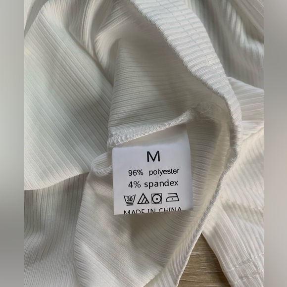 Women's Bright White, Crew Neck, Ribbed, Short Sleeve Crop Top. Sizes M & L - Picture 4 of 7